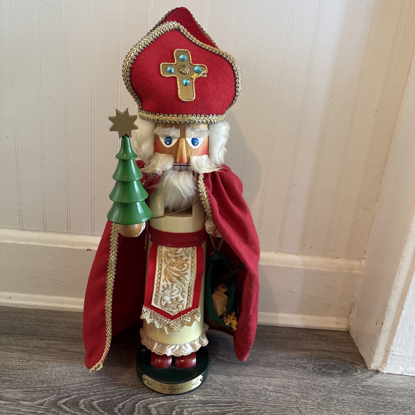 Steinbach St. Nicholas Nutcracker 19\