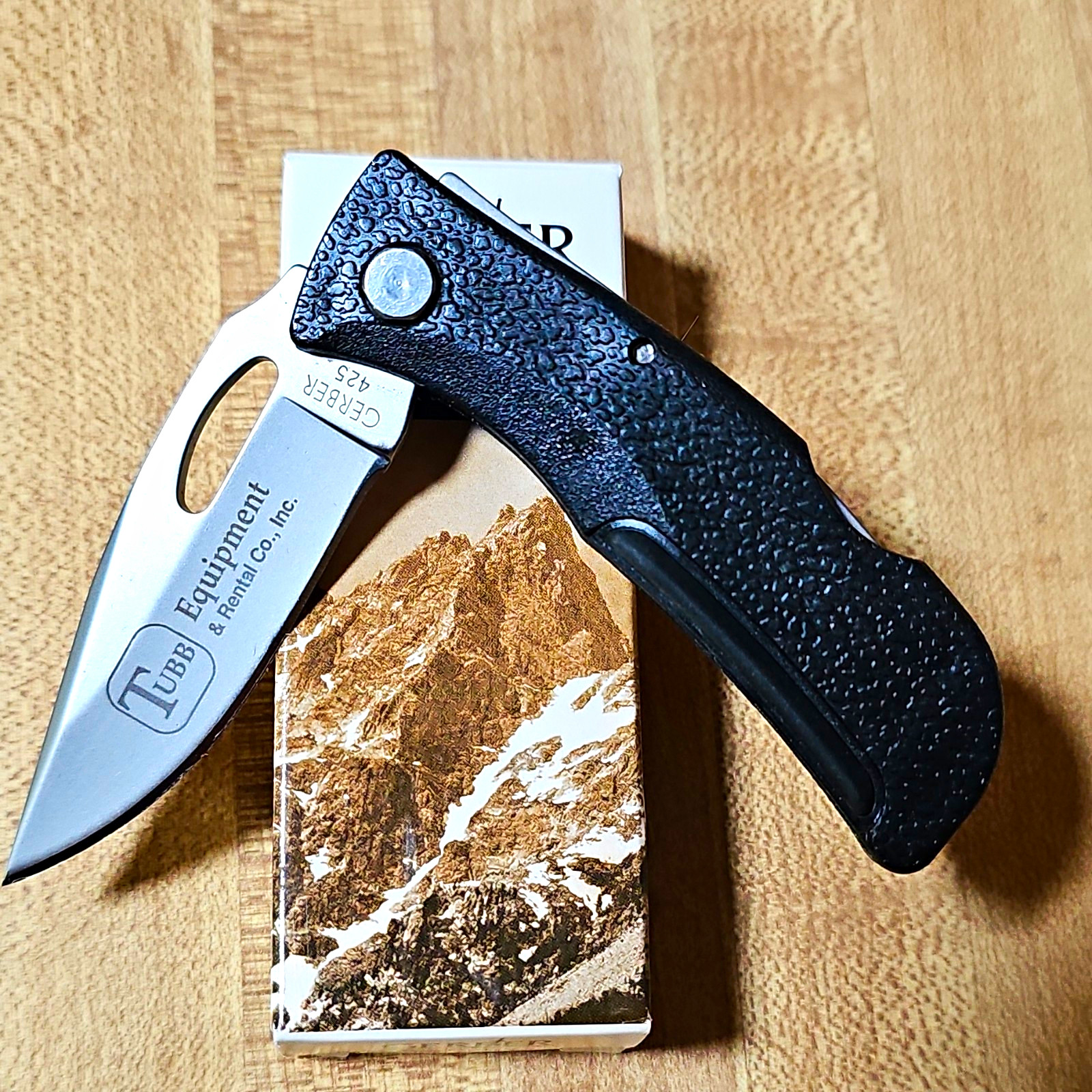 VINTAGE GERBER E-Z Out Jr. Pocket Knife – 100% NOS Mint in Box – Made in USA .