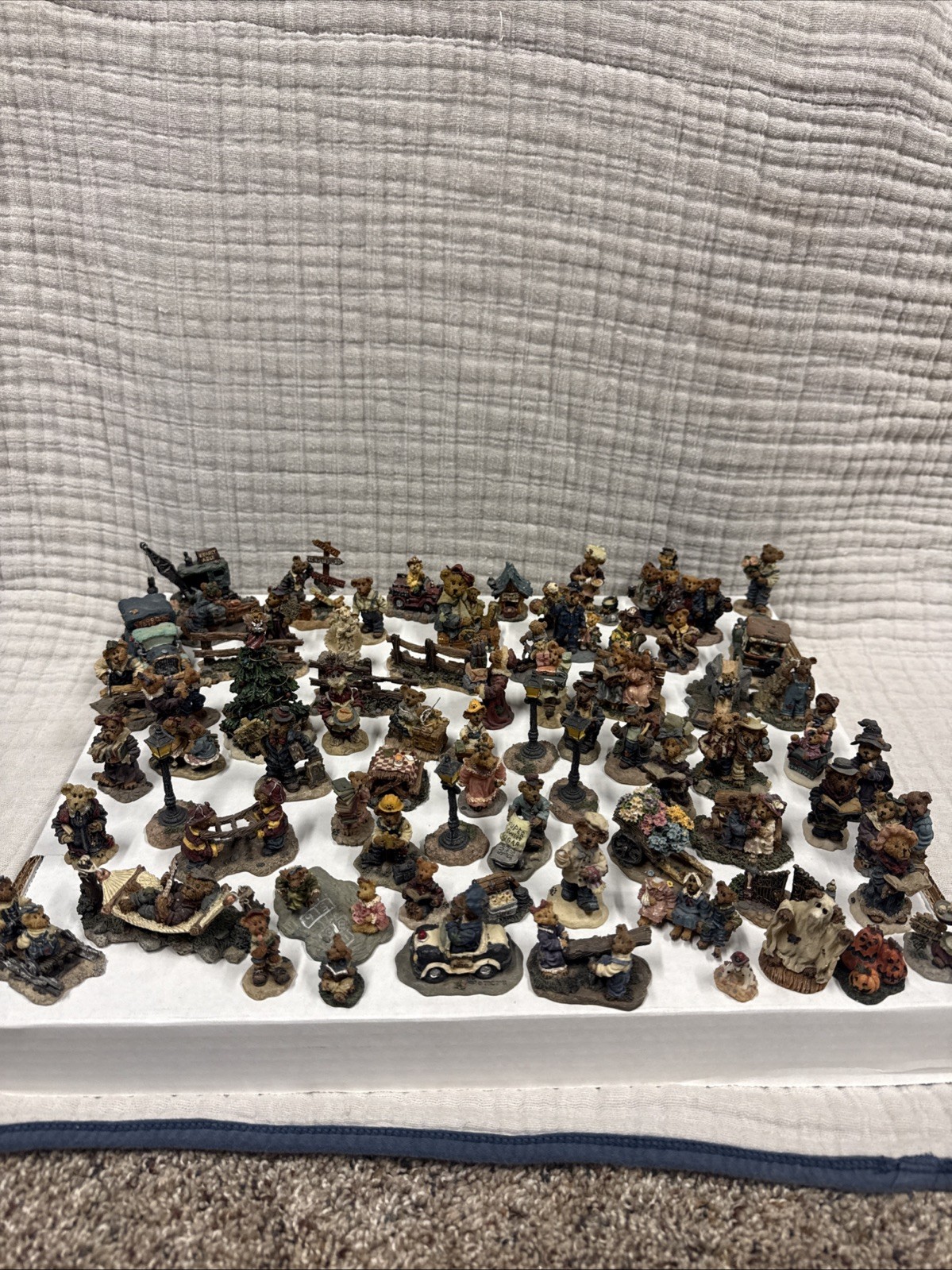 Boyds Bears Town Village Resin Figurines Miniature Collectibles Retired Lot 50+