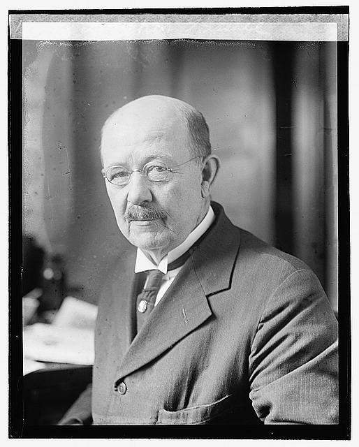 Photo:Dr Albert Hassall 1922 portrait  National Photo Company