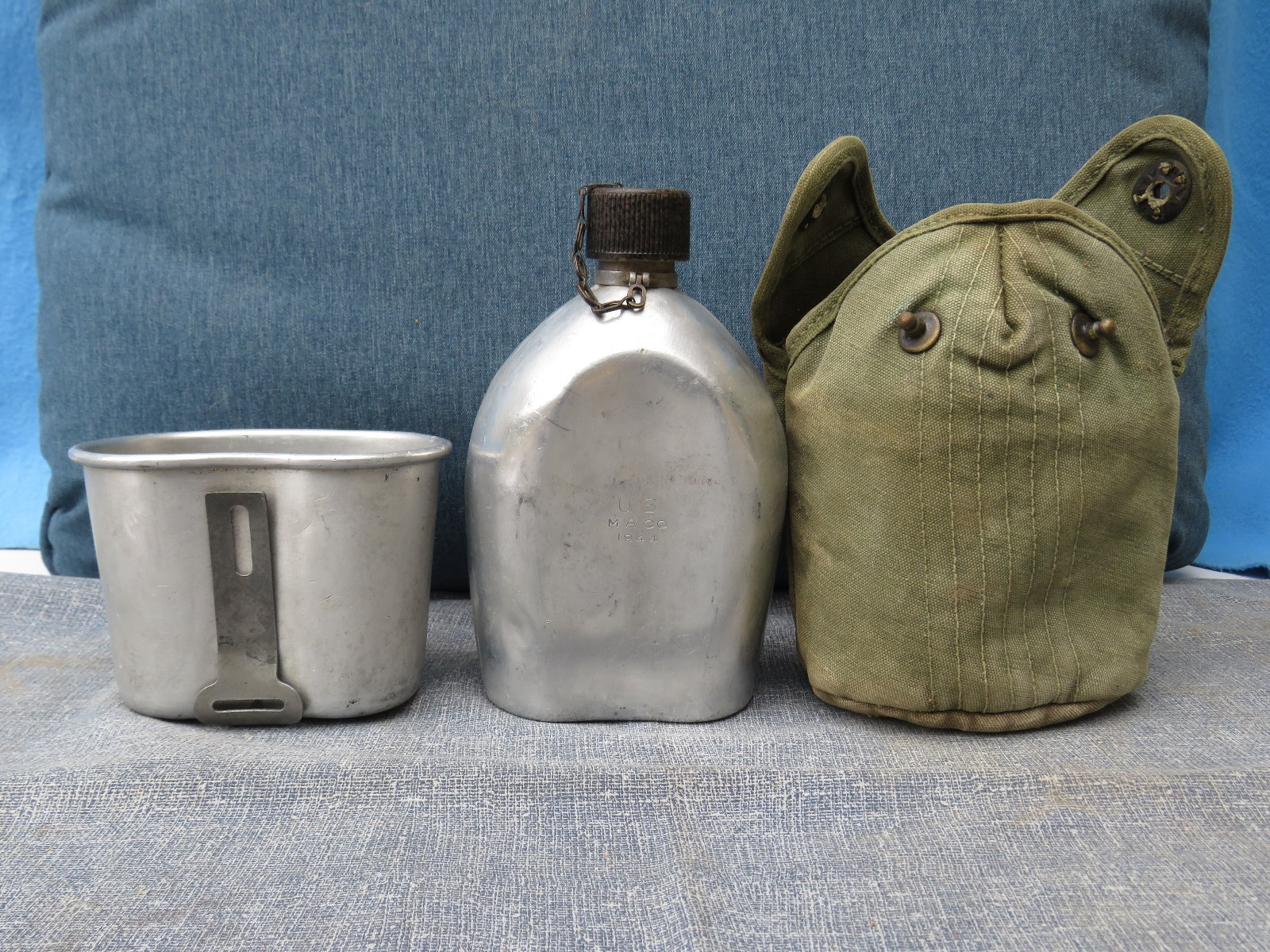 WWII US 1944 CANTEEN, CUP, & COVER M.A. CO. 1944. & US A.G.M. CO 1944 CO VG COND
