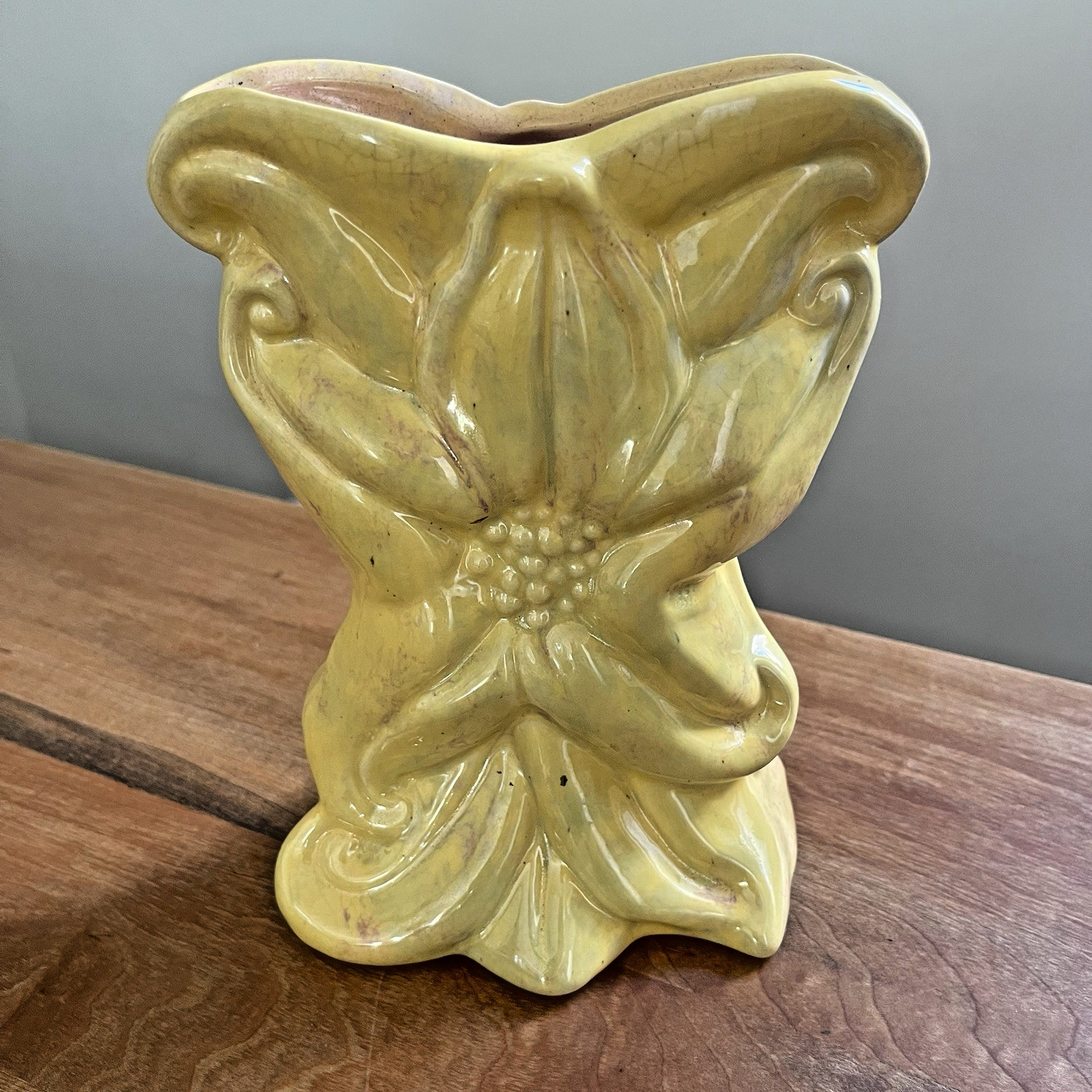 Vintage 1940s Gonder Pottery 8” Vase Yellow Starflower Art Deco Floral Ceramic