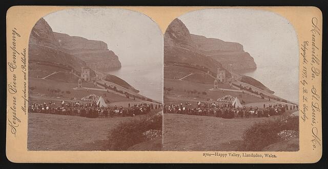 Photo:Llandudno Wales 1900s Happy Valley Promenade Stereoview Cliffs Crowd
