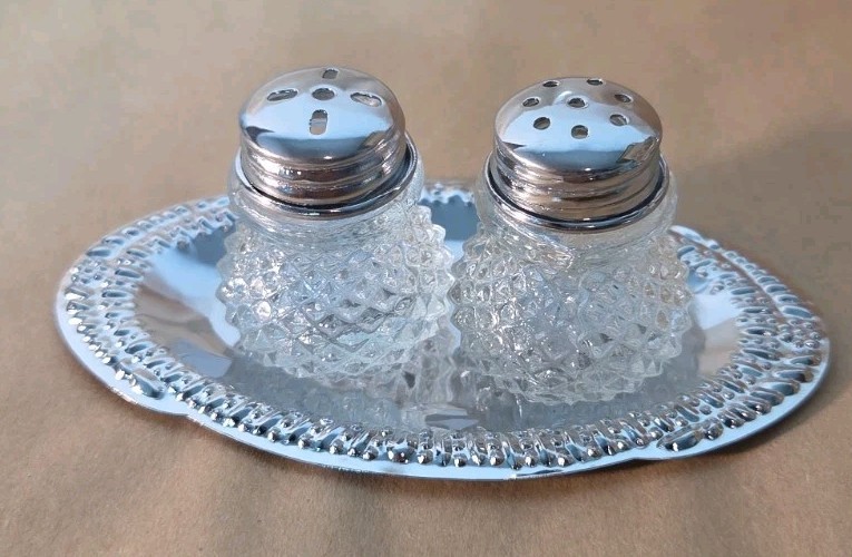 Vtg Mini Glass Salt and Pepper Shakers with Metal Lids Dimond Cut Metal Tray NEW