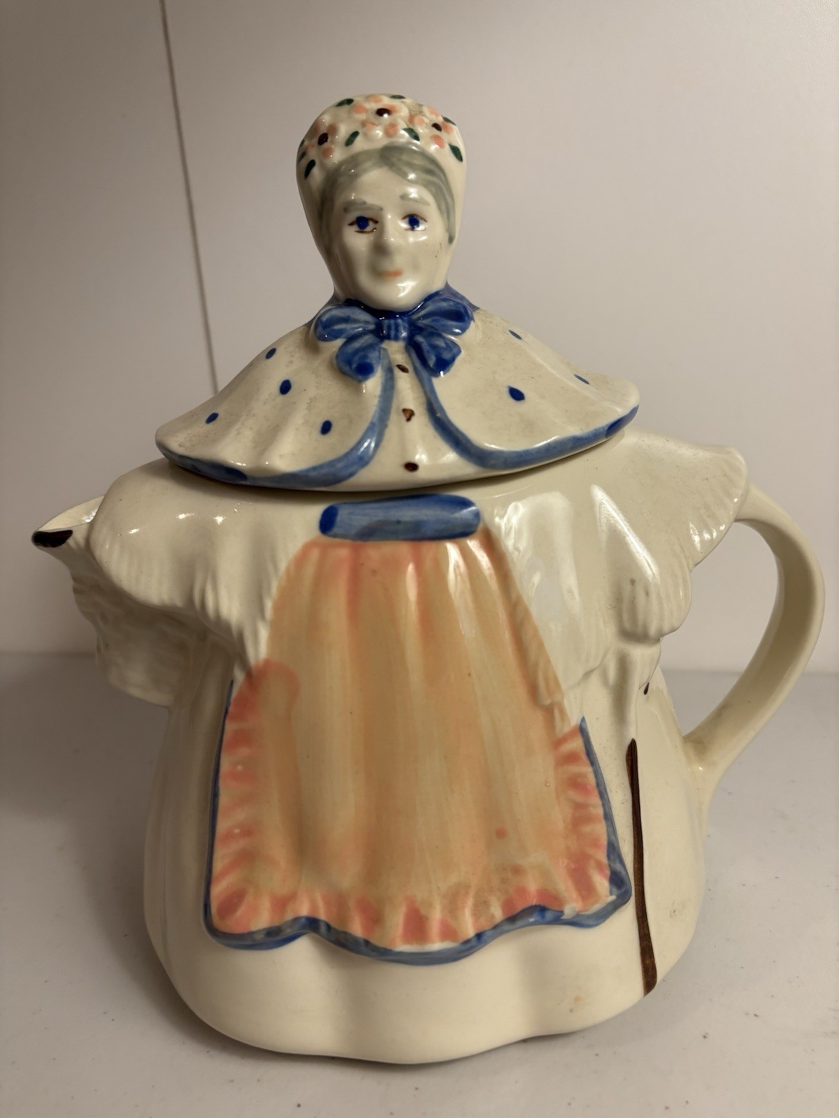 Vintage Shawnee Granny Ann Teapot  Pottery USA 