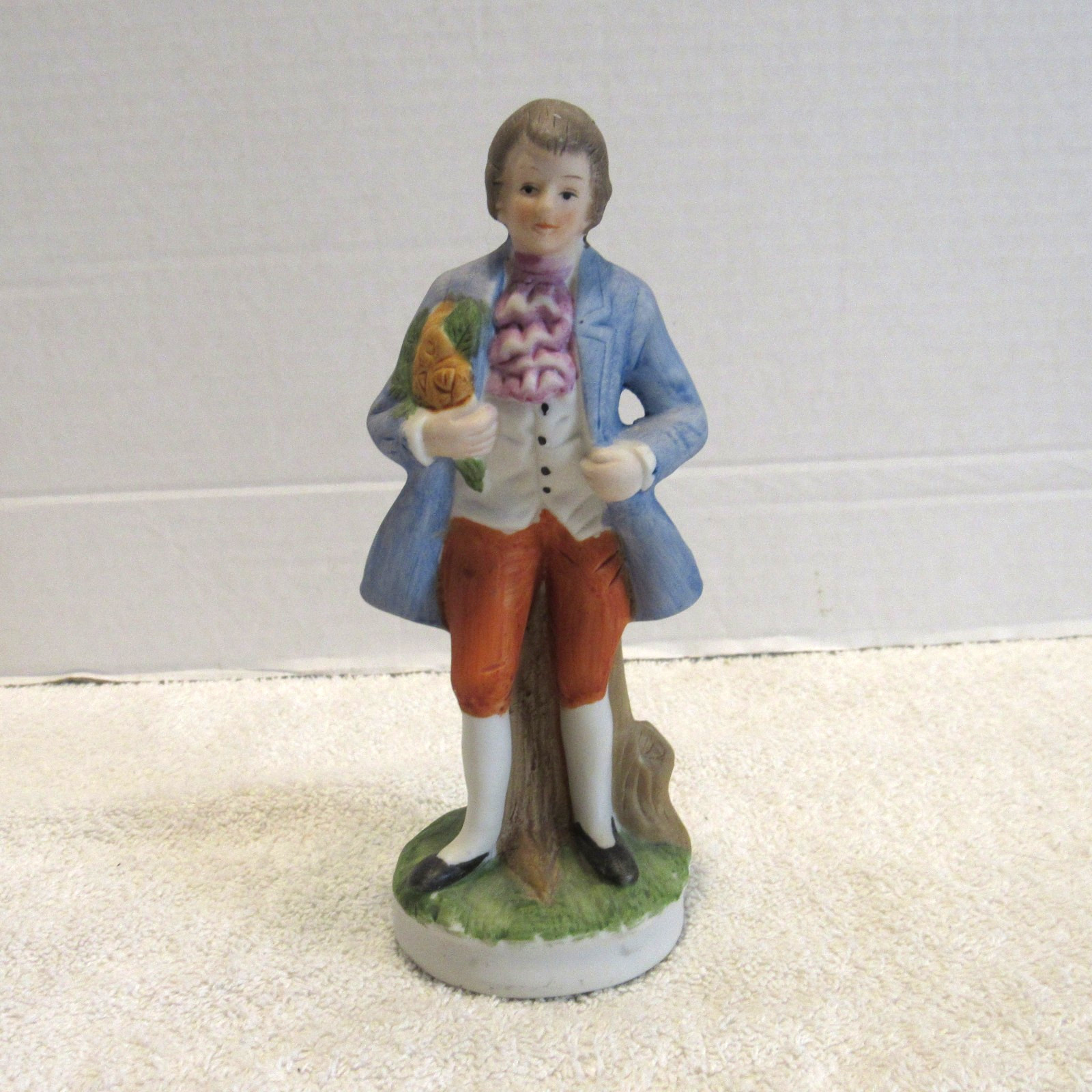 Vintage Hand Painted Porcelain Colonial Gentleman Figurine 7
