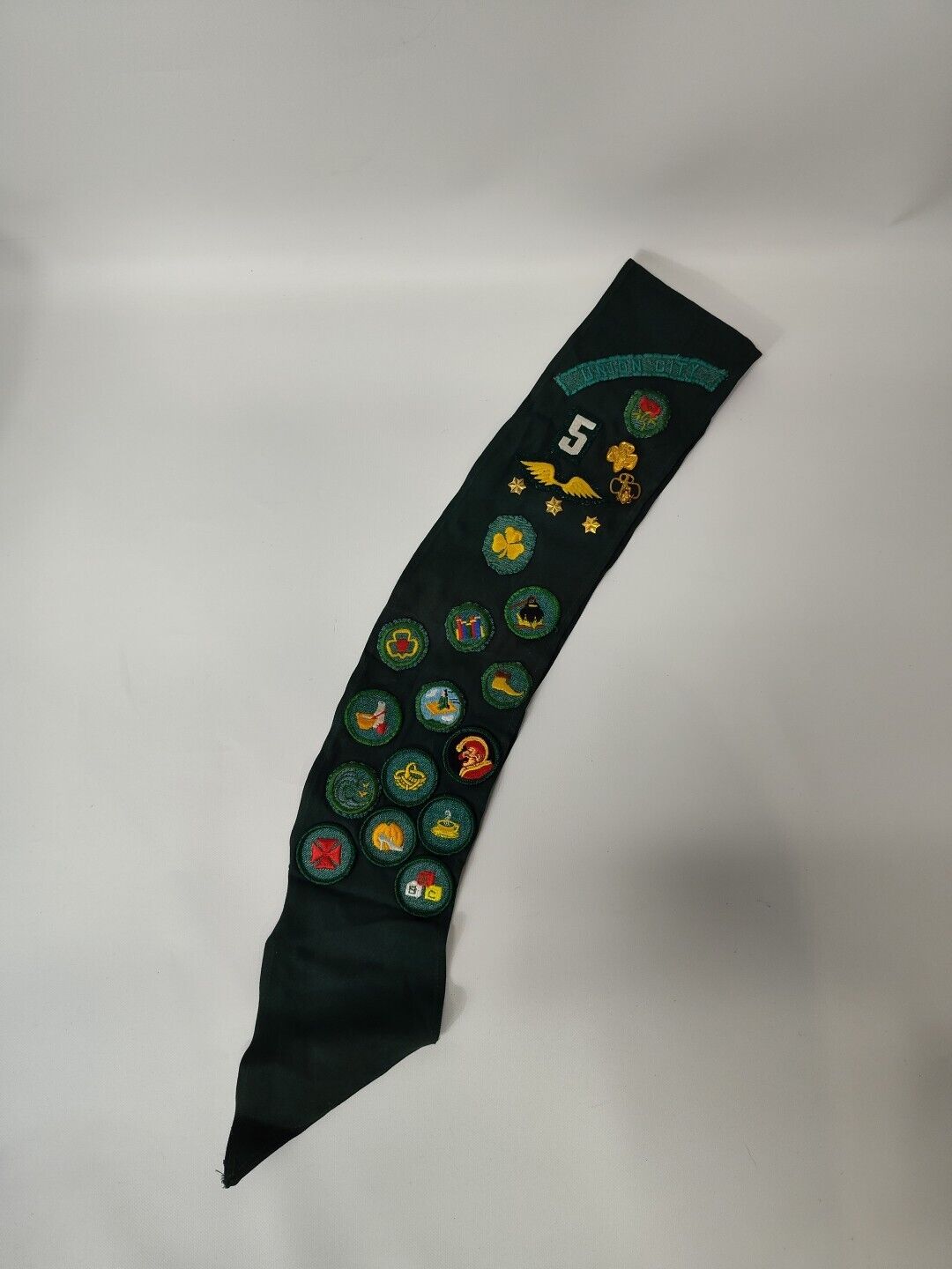 Vintage Union City Indiana Girl Scout Sash With Badges Wings & Merit Badges