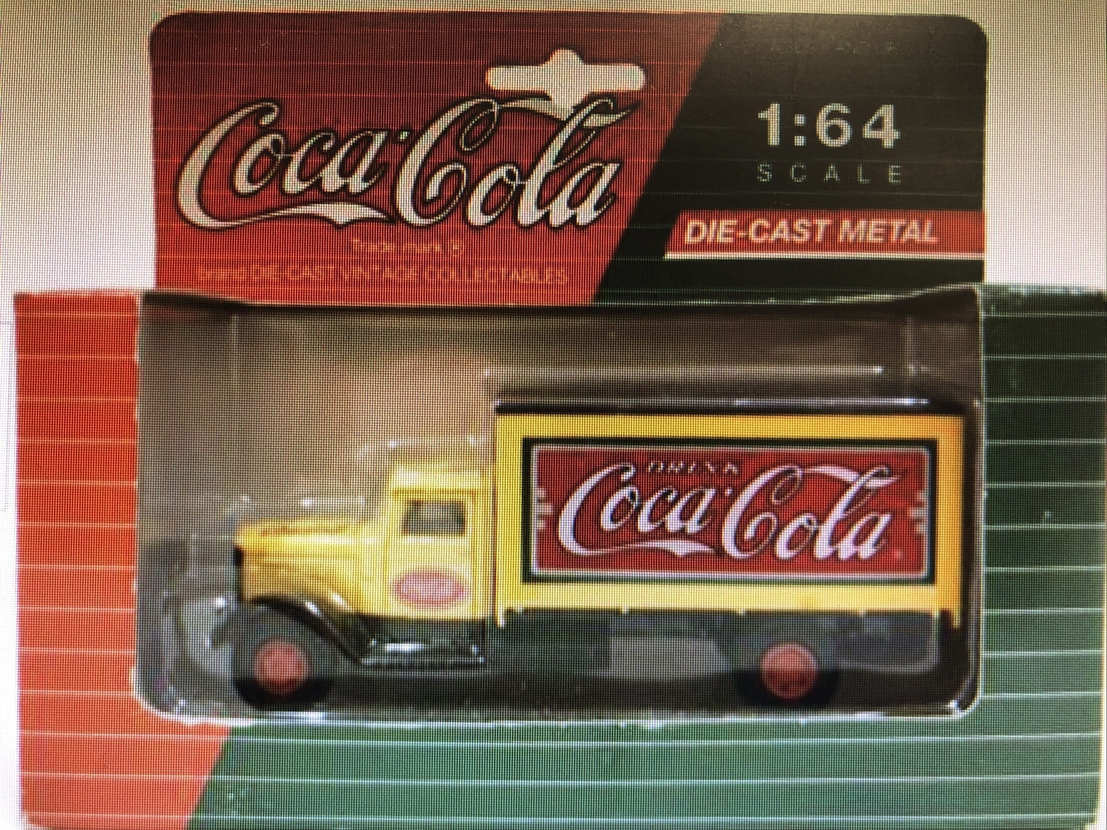 Coca-Cola Die-Cast Vintage Vehicle Peterbilt 260 1:64 Scale