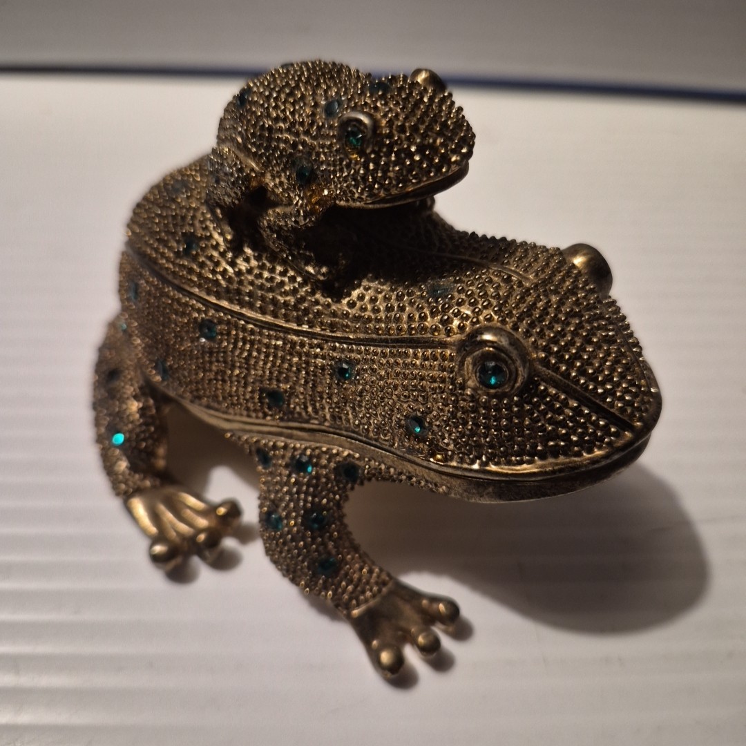 Vintage Bombay & Co Frog Trinket Box Vintage Bombay & Co Frog Trinket Box