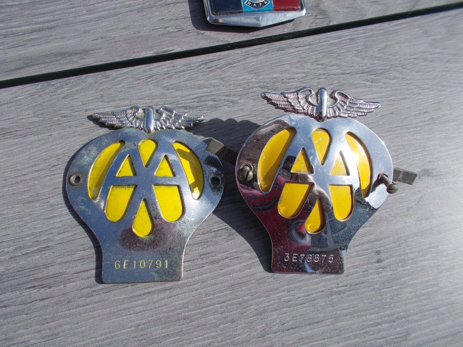 2 X VINTAGE AA MEMBER CAR BADGES ONE IN EXC CONDITION