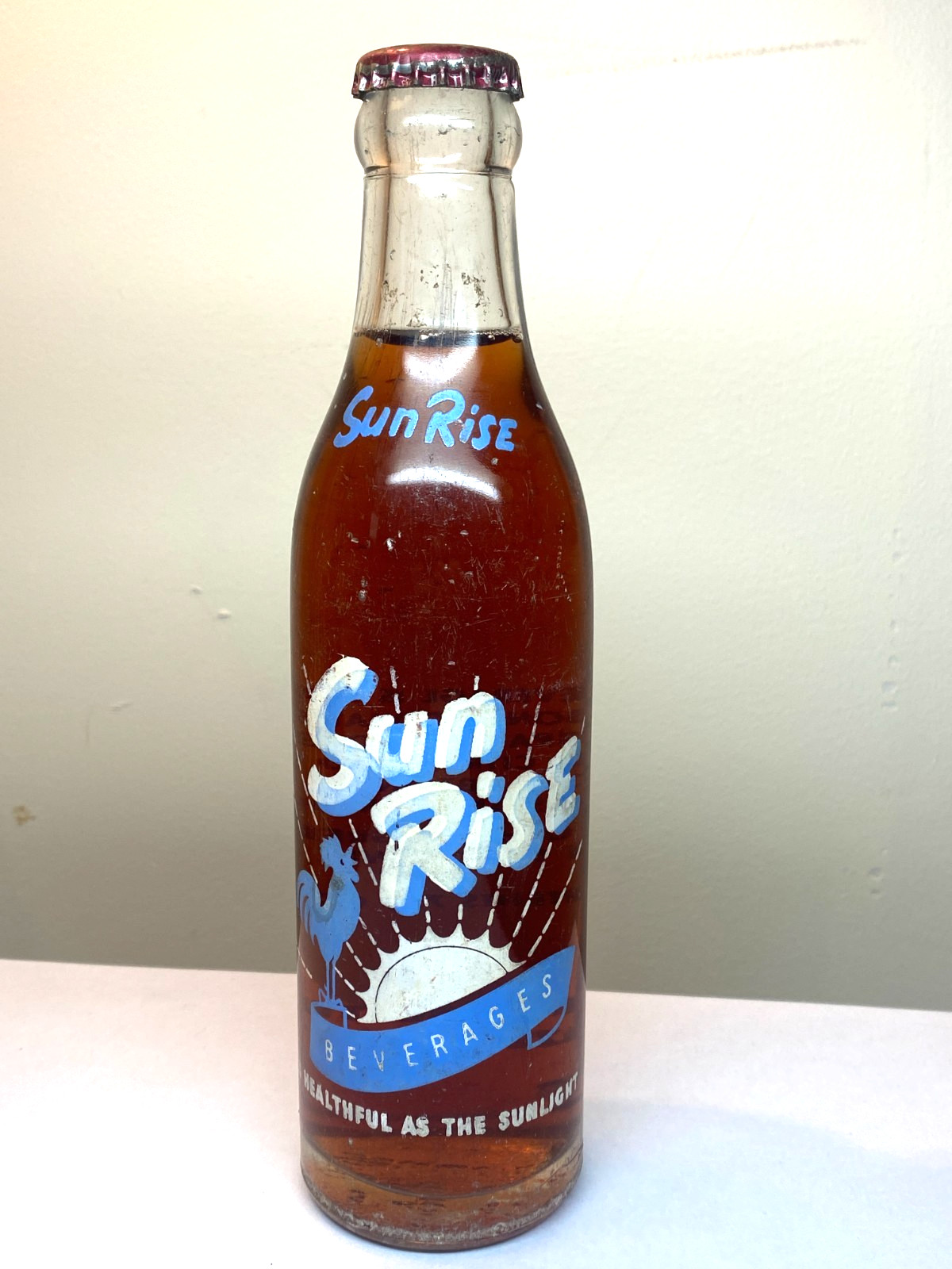 Circa 1930s FULL 7oz Bottle SUN RISE Strawberry Soda \