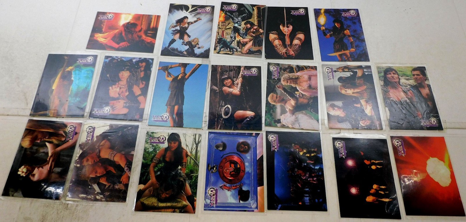 1998-99 Topps Xena Warrior Princess TV Series 1-3 Lot of 40 Cards w/ Art Gallery 1998-99 Topps Xena Warrior Princess TV Series 1-3 Lot of 40 Cards w/ Art Gallery