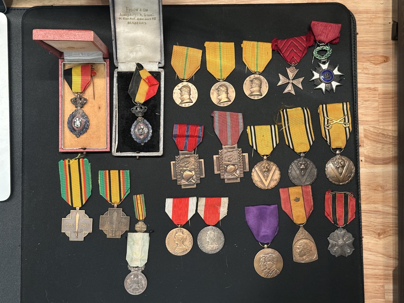 Lot of 20 Belgian Medals WWI WWII Order of the Crown WW1 WW2 Deportees' Cross
