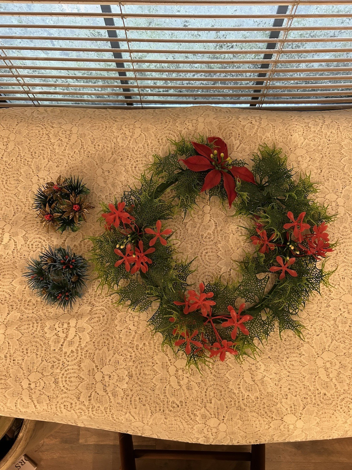Vtg Set Of 3 Plastic Christmas Wreath Candle Rings Holly Berries Poinsettia