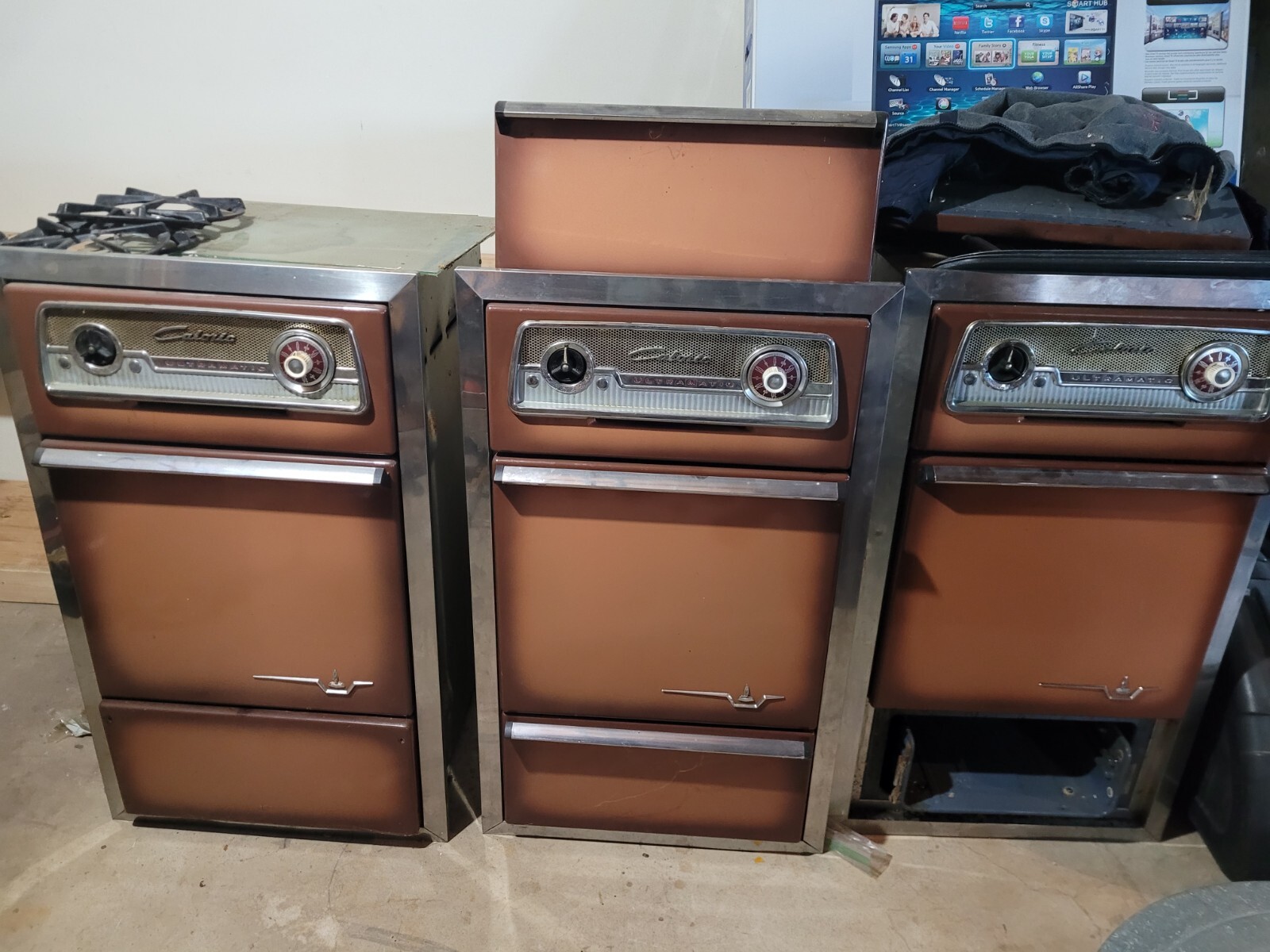 1960’s Caloric Ultramatic Built In Gas  Oven RARE Brown Vintage