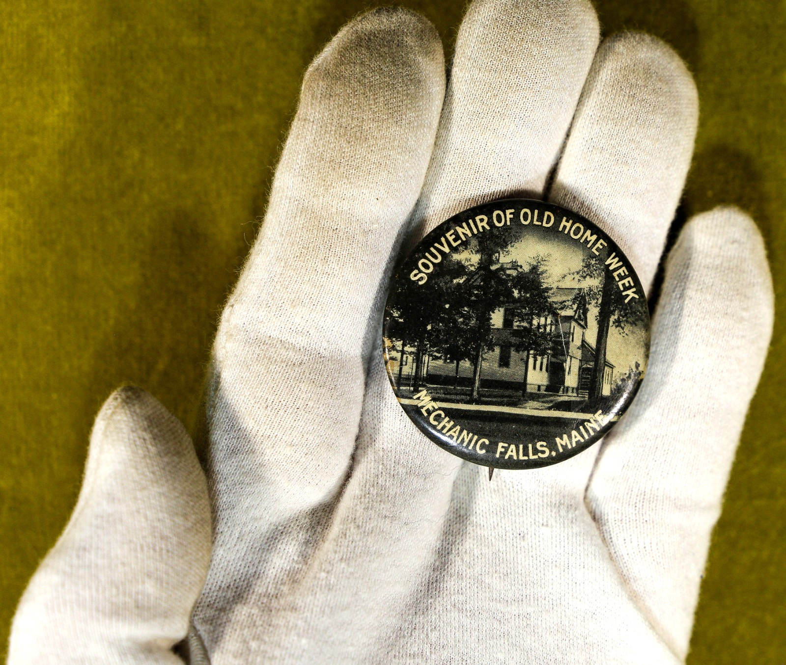 Antique Celluloid Pinback SOUVENIR OF OLD HOME WEEK MECHANIC FALLS, MAINE 1-3/4