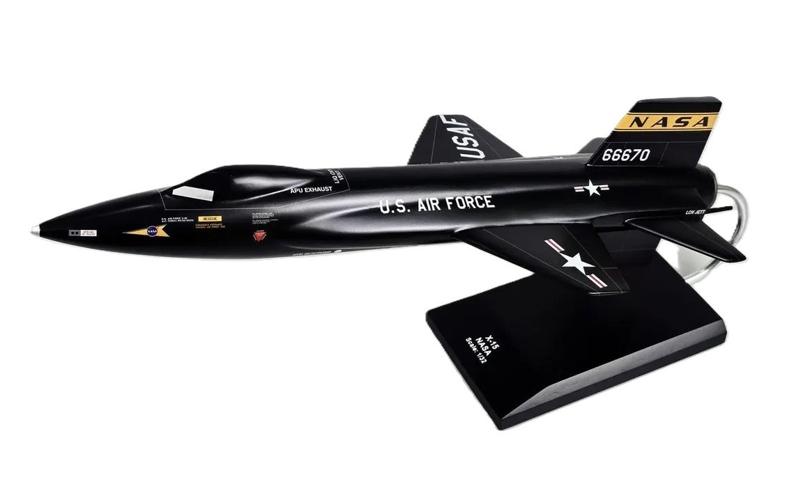 USAF NASA North American X-15 Experimental Desk Rocket Model 1/32 SC Airplane