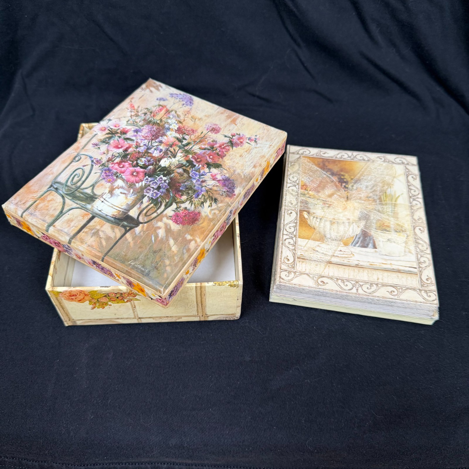 Vtg 2002 Tri-Coastal Design Kathryn White Floral Note Cards Set 20 Envelopes