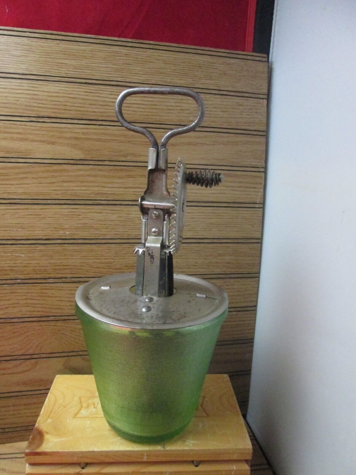 Vintage A & J Hand Mixer Egg Beater Green Depression Glass Measuring Cup 16 oz