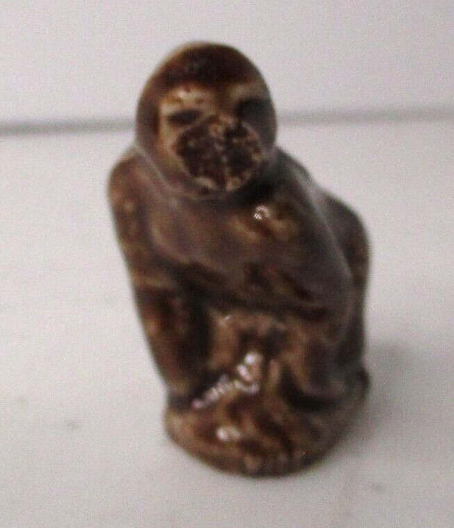 Wade England Porcelain Brown Gorilla Figurine Red Rose Tea Manufacture Error 1/1