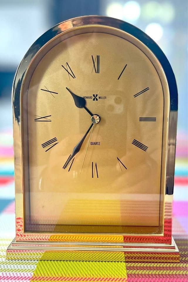 Vintage Howard Miller brass finish quartz mantel desk clock-JAPAN Vintage Howard Miller brass finish quartz mantel desk clock-JAPAN
