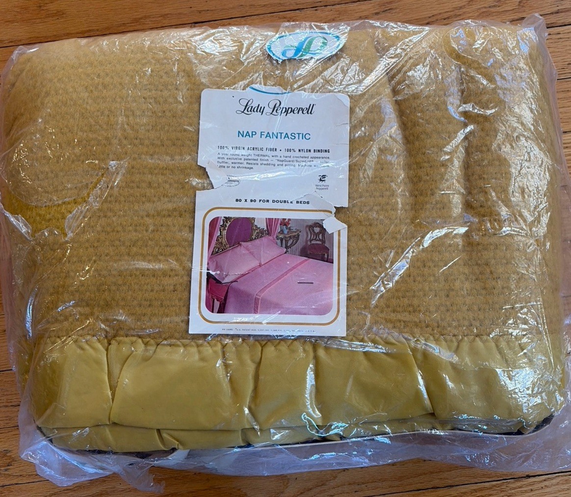 Vintage NEW Lady Pepperell Nap Fantastic Thermal Blanket Mustard Yellow 80 x 90