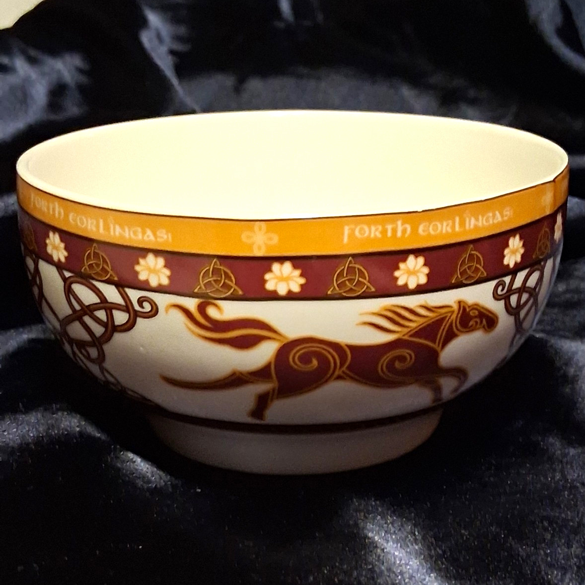 OwlCrate Lord of the Rings Rohan Ceramic Bowl LOTR Forth Eorlingas Janine Lecour