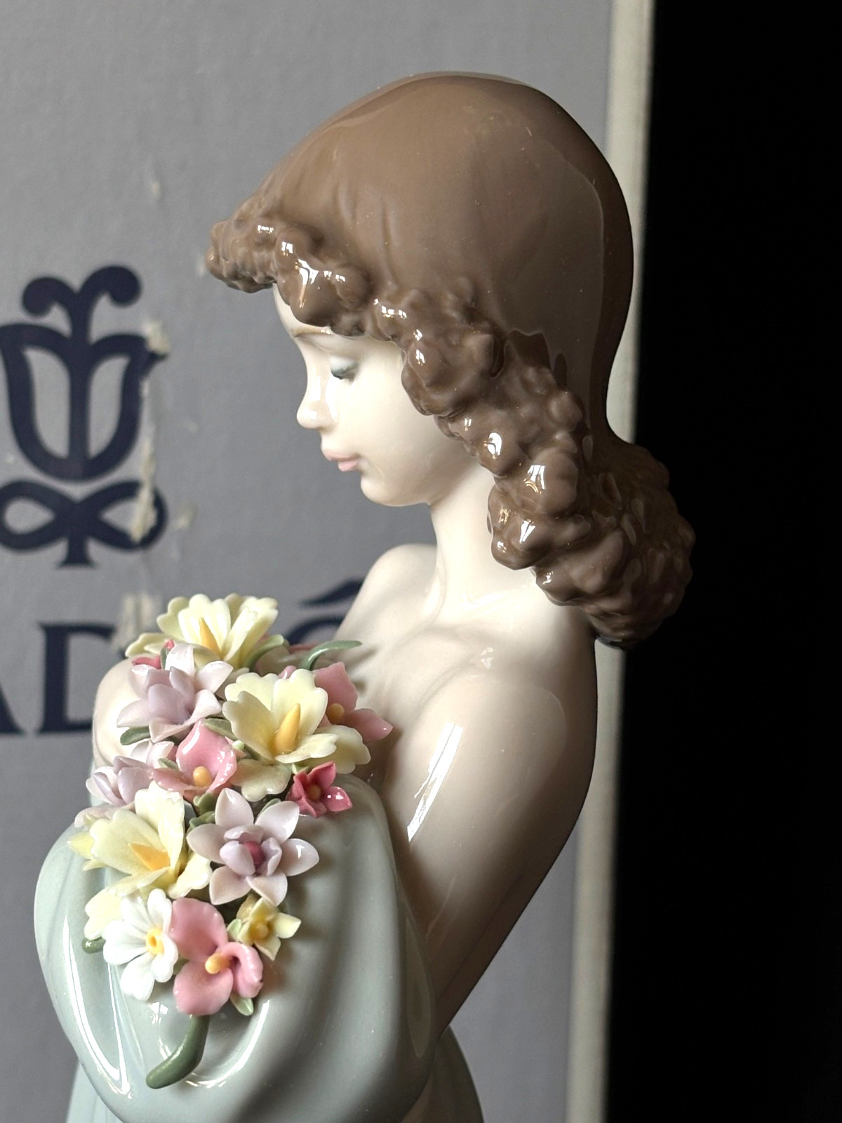 Lladro Figurine Petals Of Love Lady With Flowers #6346 Mint Org/Box Premiere Min