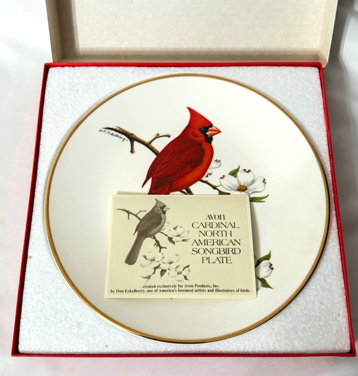 Avon Special Edition North American Songbird Cardinal Collector Plate