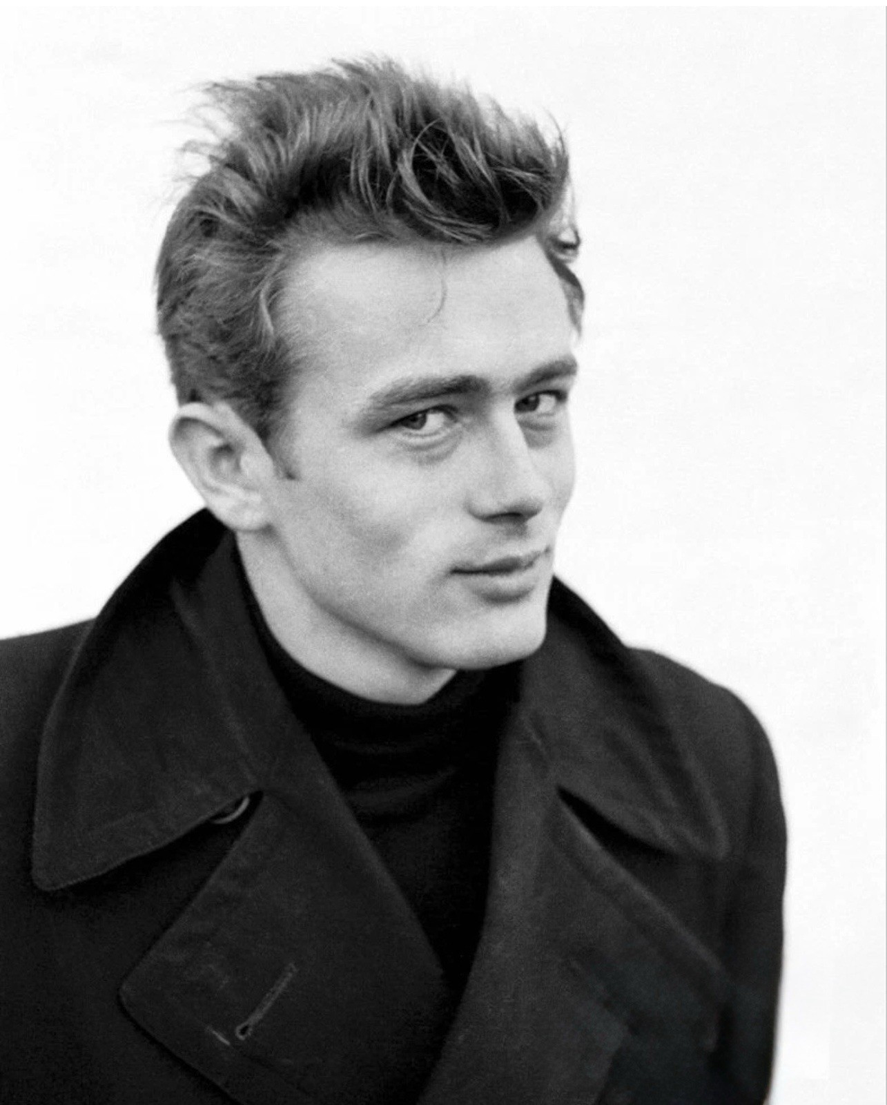 JAMES DEAN ICONIC ACTOR - 8X10 PHOTO