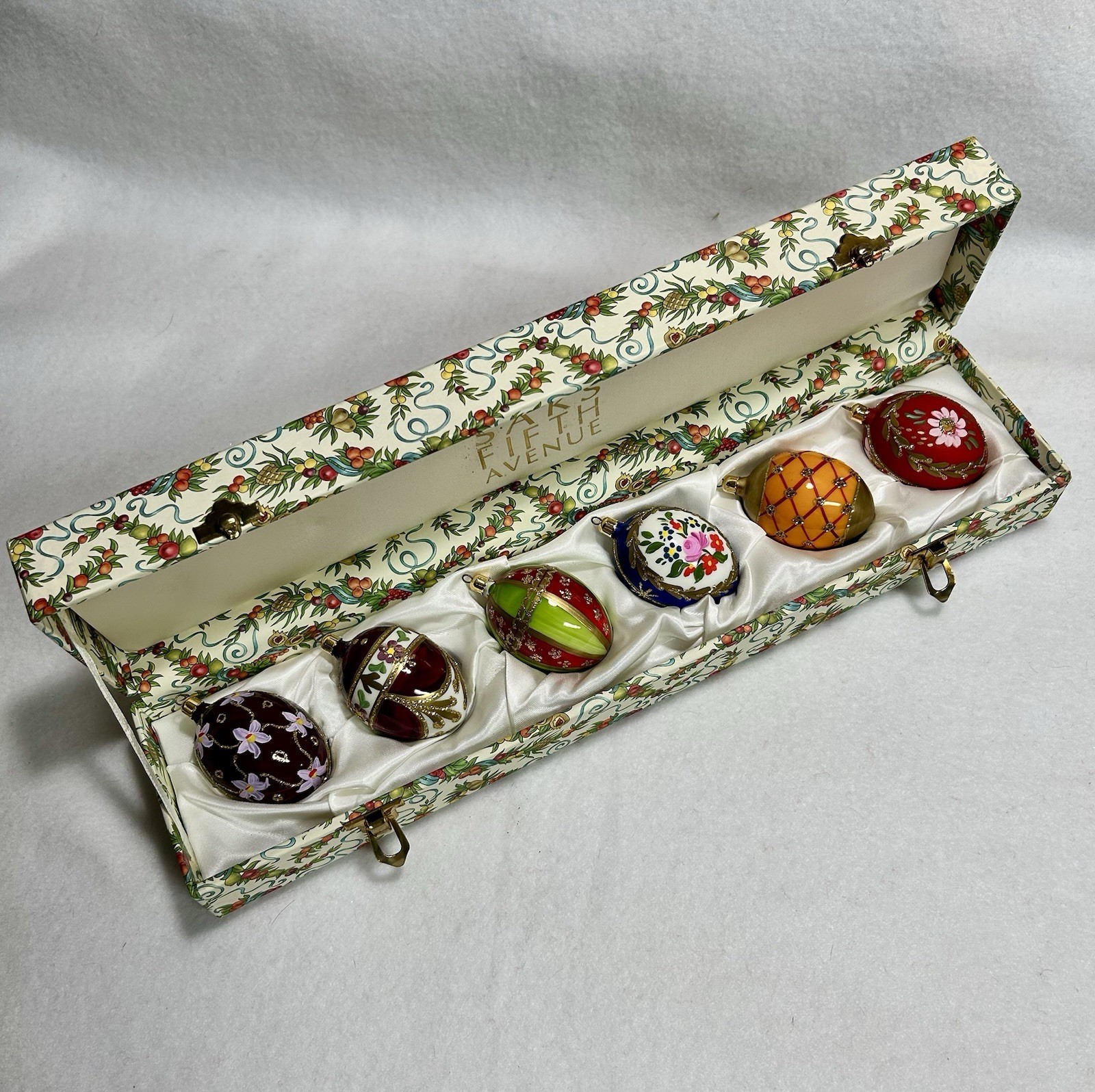 VINTAGE SAKS FIFTH AVENUE HAND PAINTED FLORAL EGG ORNAMENTS IN ORIGINAL BOX