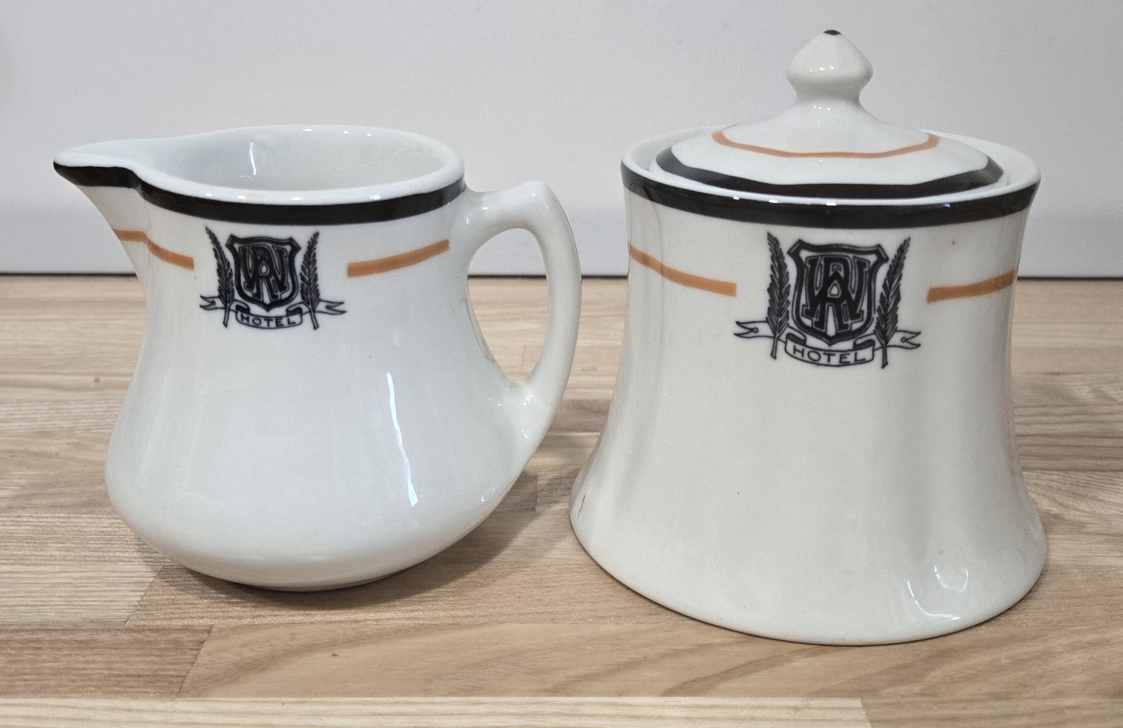 Vintage Shenango China Restaurant Ware Creamer & Lidded Sugar Set 1930s Hotel Vintage Shenango China Restaurant Ware Creamer & Lidded Sugar Set 1930s Hotel