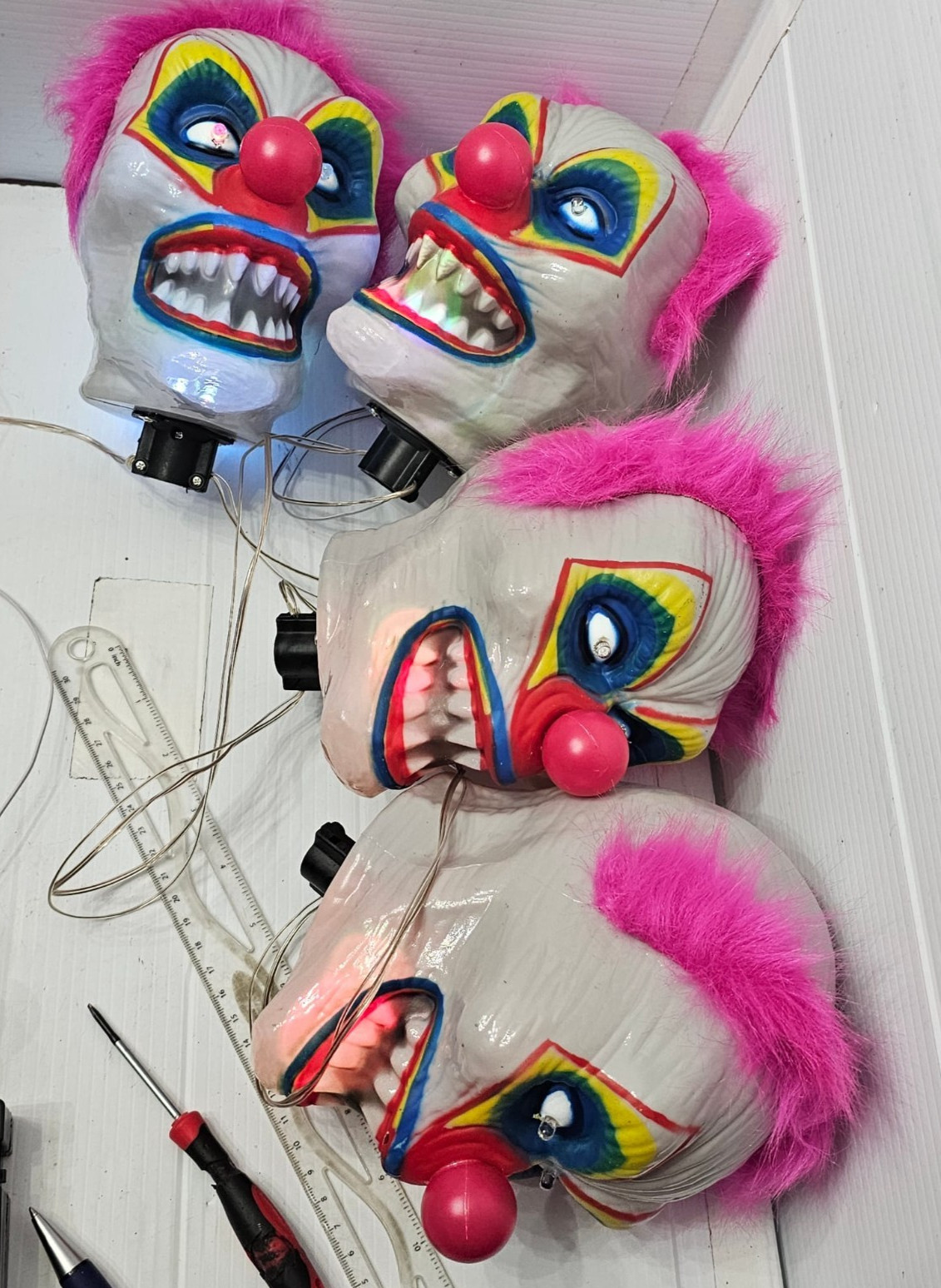 VINTAGE 2011 Spirit Halloween Pan Asian Creations Clown Pathway Markers RARE