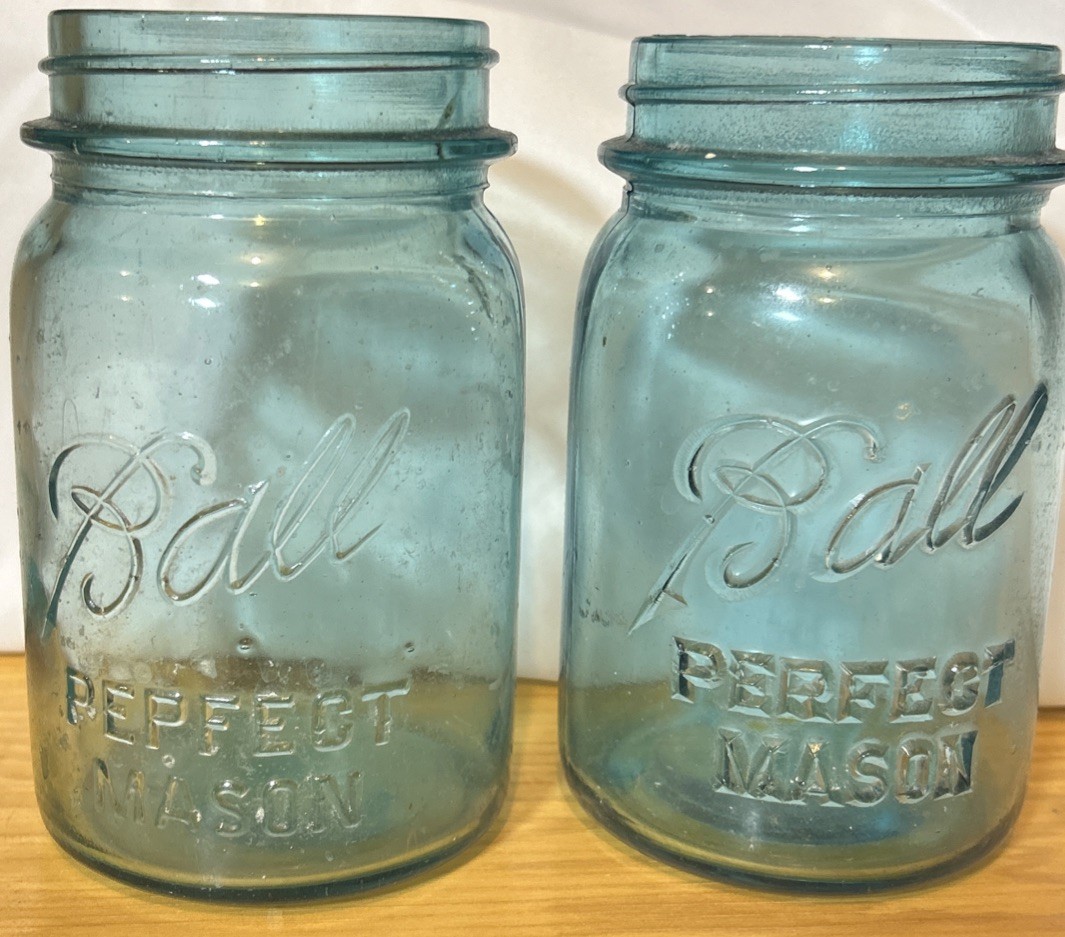 Lot Of 2 Vintage Blue Ball Perfect Mason Jars 1913-1922. No Lids.  Pints.