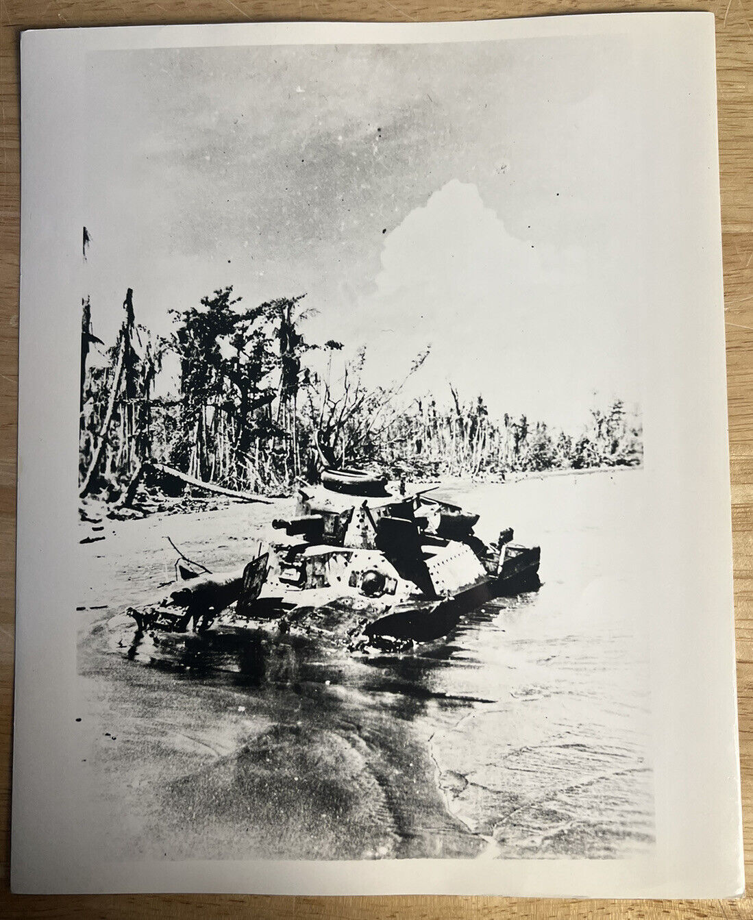 ANTIQUE WWII ORIGINAL PHOTOGRAPH OF A SHERMAN TANK SINKING IN WATER DURING WWII