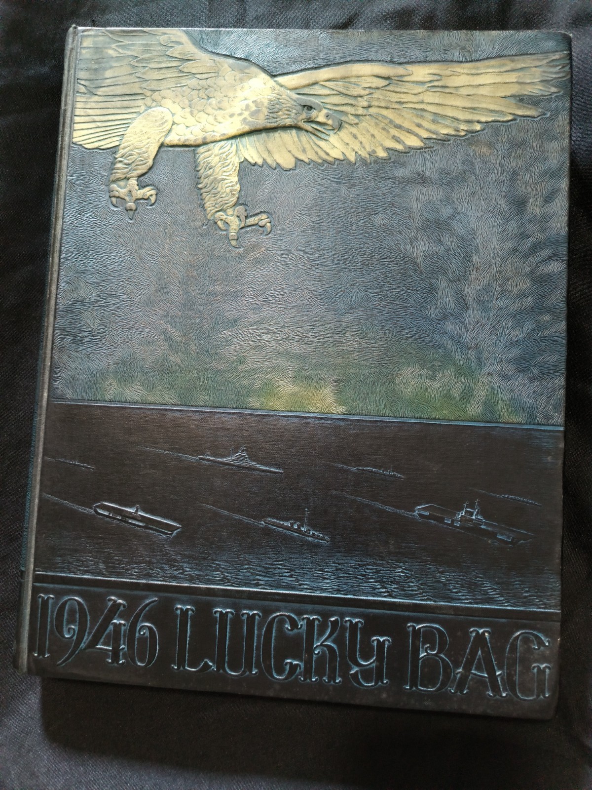 1946 Lucky Bag US Naval Academy Yearbook WWII Era w/ Class Alumni Ephemera