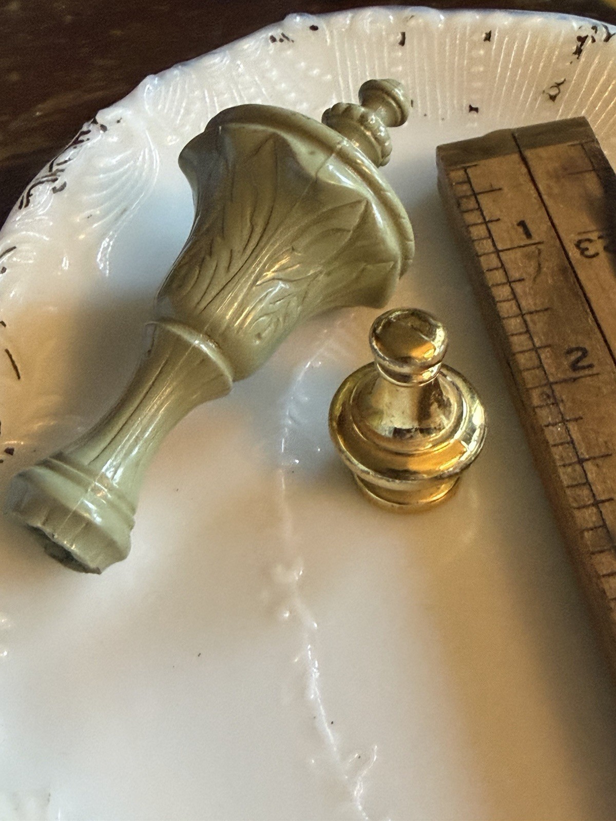 Vintage Pair Lamp Finials- Plastic, Green & Gold Tone 