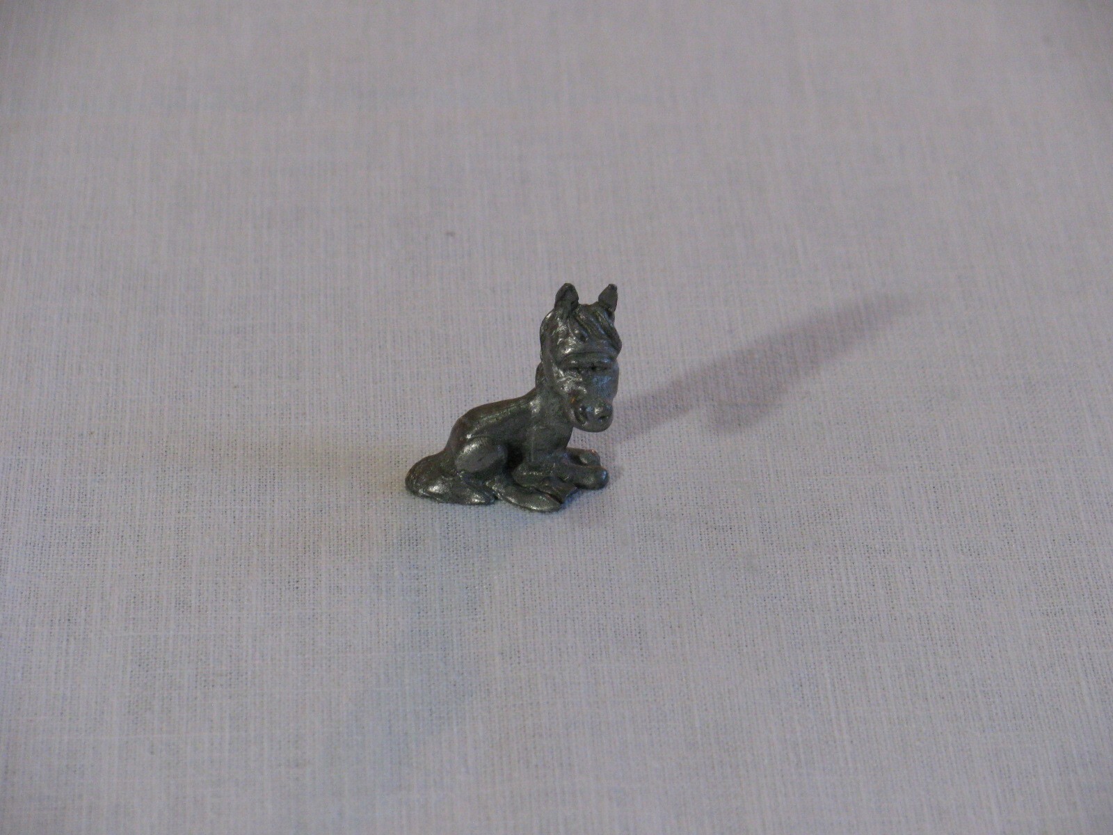 Vtg Miniature Pewter Sitting Horse Figurine, Unmarked rr