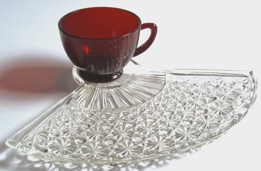 Anchor Hocking Royal Ruby Snack Set-Plate and Regular Punch Cup 6712047