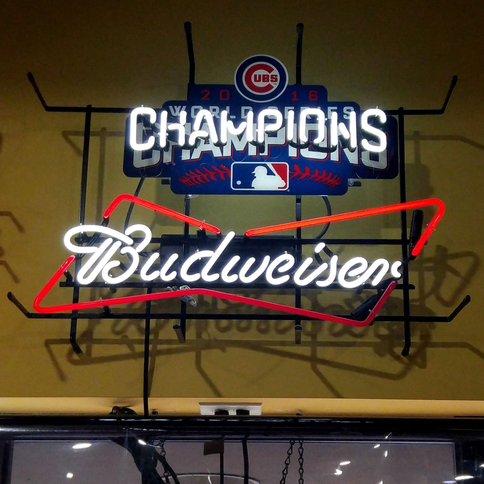 2016 World Series Champions Chicago Cubs Beer 24\