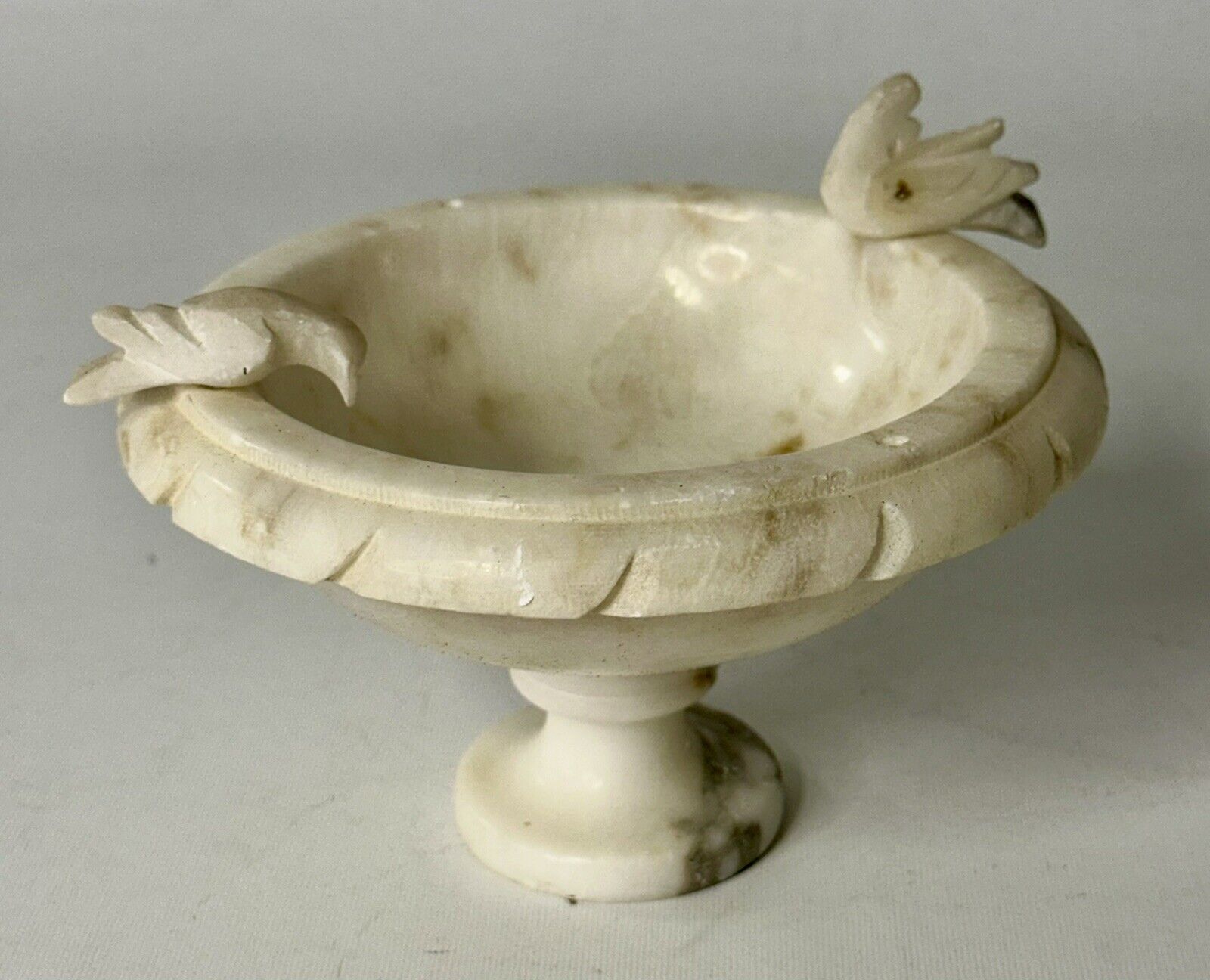 Hand Carved Italian Bird Bath Alabaster Marble Pedestal & 2 Removable Doves