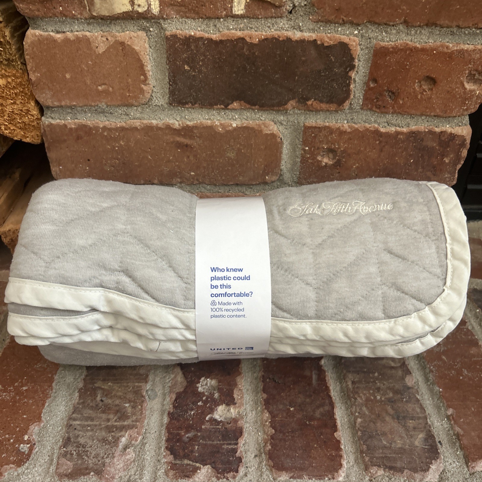 UNITED AIRLINES FIRST CLASS GRAY BLANKET THROW SAKS FIFTH AVENUE 