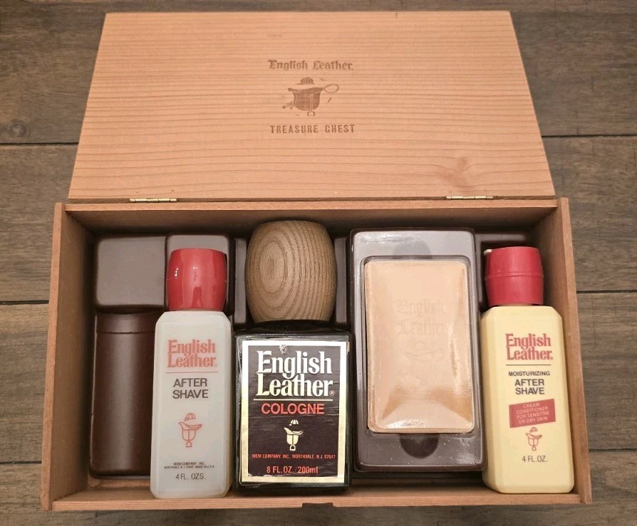 New Vintage English Leather Wooden Treasure Chest Colgne After Shave Soap NOS