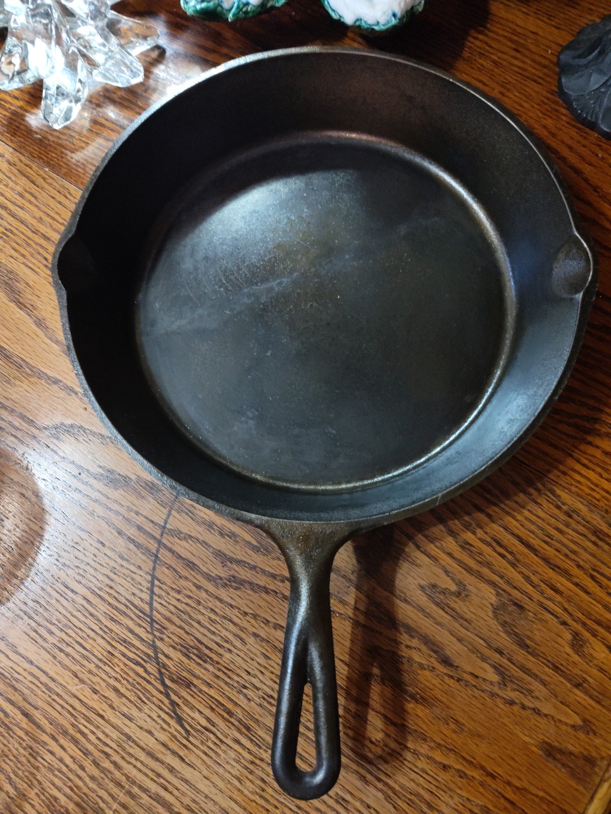 Vintage 1945-1955s Three Notch Lodge No. 8 Cast Iron Skillet Cleaned Re-seasoned