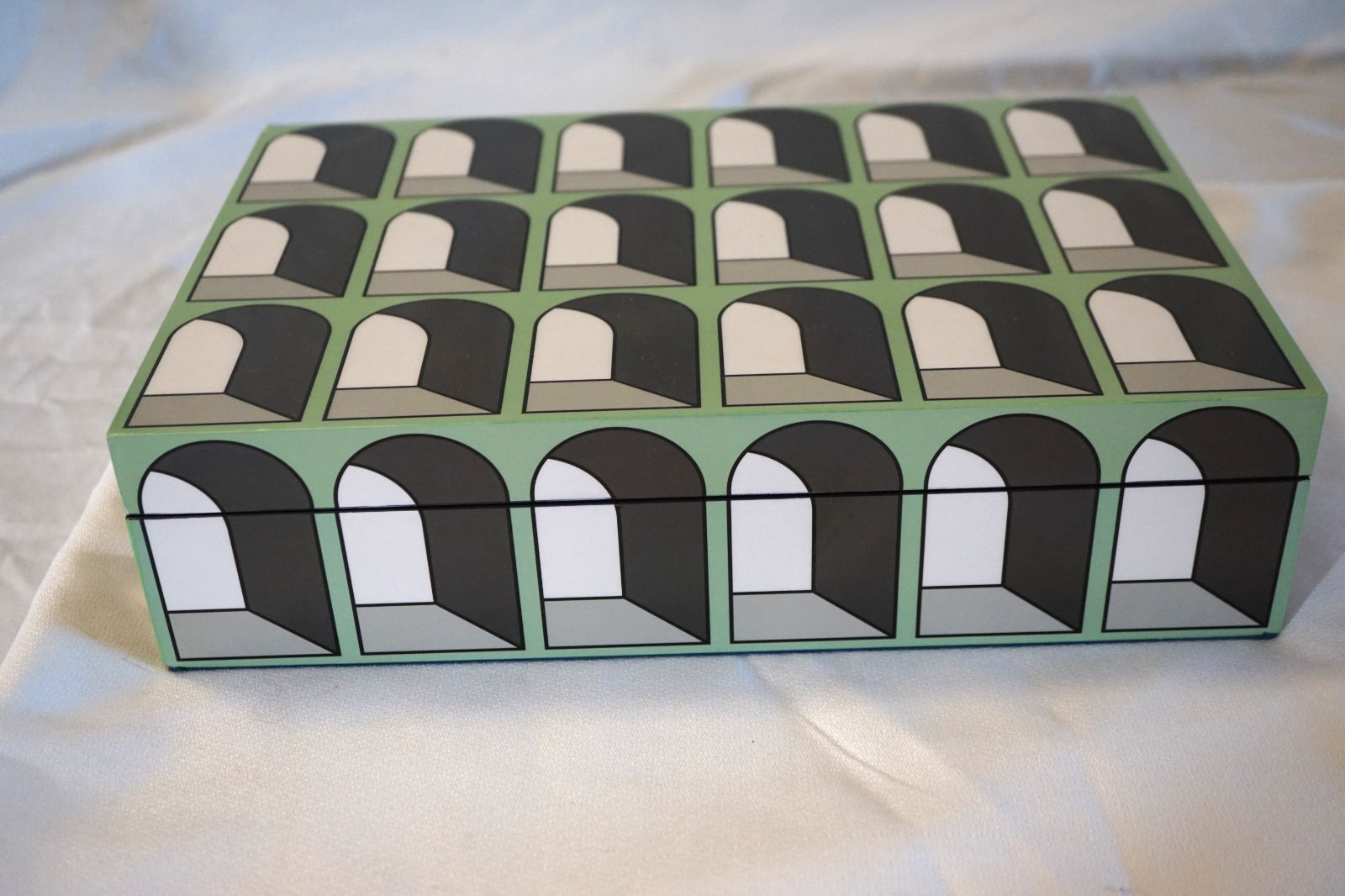 JONATHAN ADLER LARGE ARCADE BOX MINT GREY BLACK LACQUER BOX