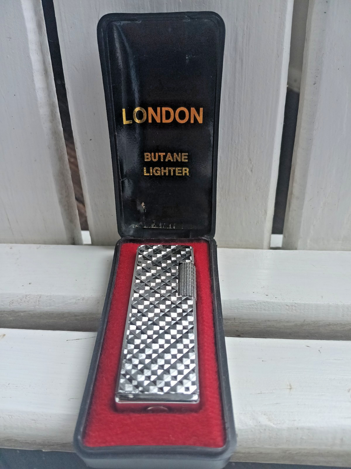 Vtg Butane Lighter London