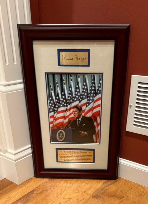 President Ronald Reagan Wall Hanging Picture Brass Plaque in Frame 21.5\