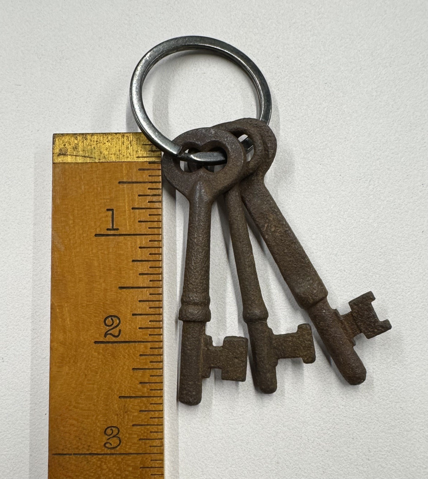 🌿 🗝️ Vintage Solid Metal Skeleton Keys , Rusty Antique Hardware Lot 🌿 🗝️ Vintage Solid Metal Skeleton Keys , Rusty Antique Hardware Lot
