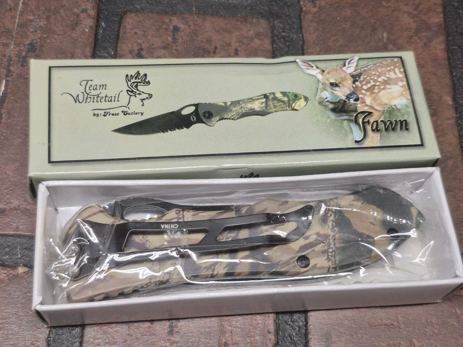 Frost Cutlery Team Whitetail Fawn Knife NEW