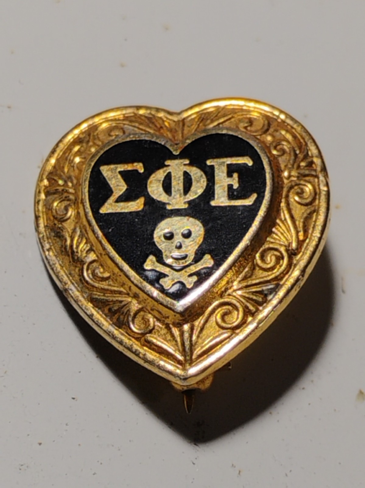 Vintage Sigma Phi Epsilon Skull & Cross Bones Heart Fraternity Pin Gold Filled